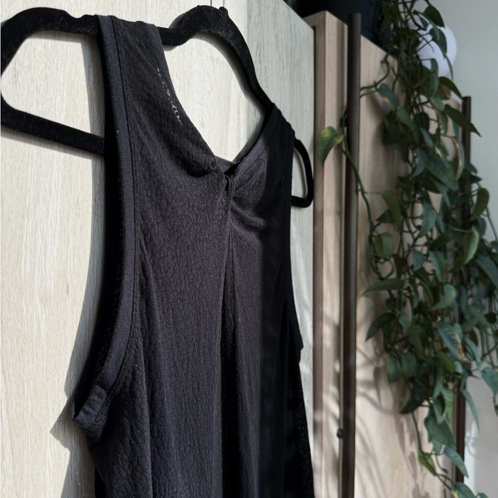 FLASH SALE⚡️ Lululemon Open Back Tank Top - Picture 4 of 6